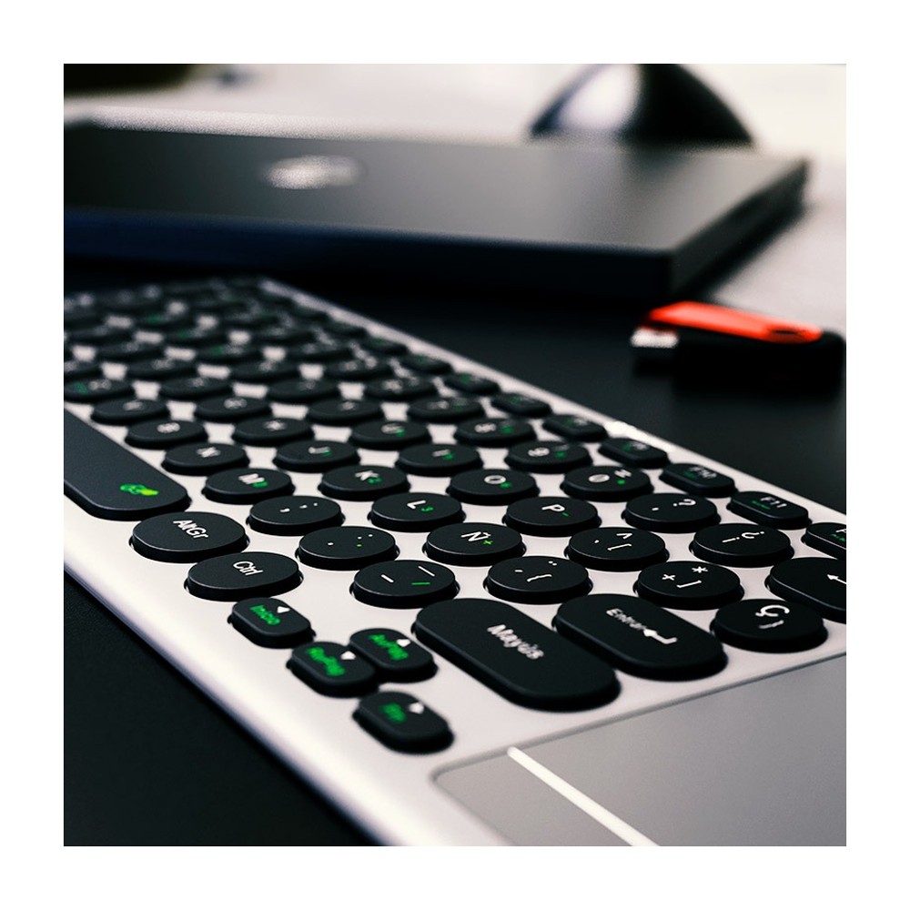 Teclado KLIPXTREME KCK-550S Inalambrico de conexion Dual Buetooth y 2.4 Ghz con Touchpad